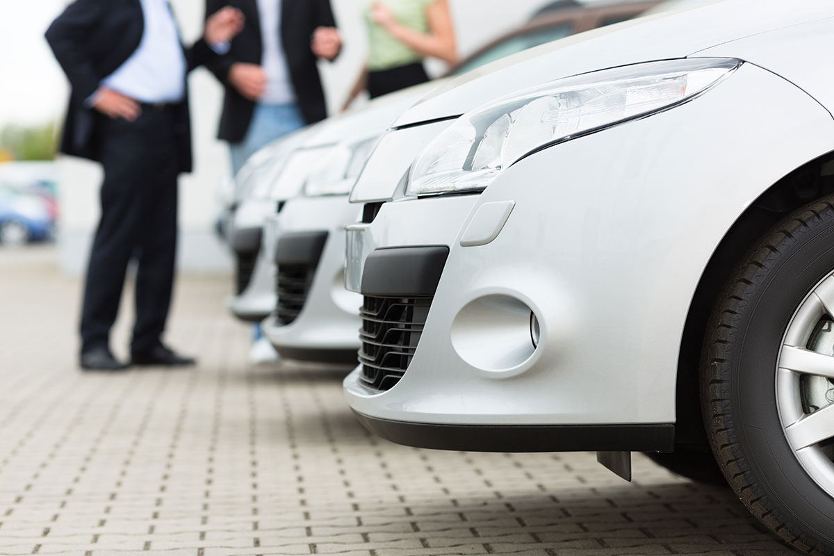 A Comparison of Private Sellers and Dealers